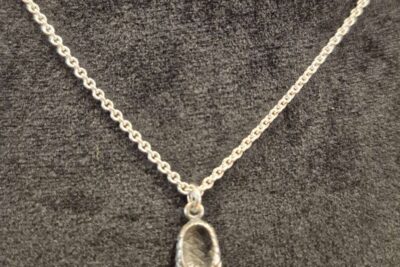 Halssmykke neversko, liten